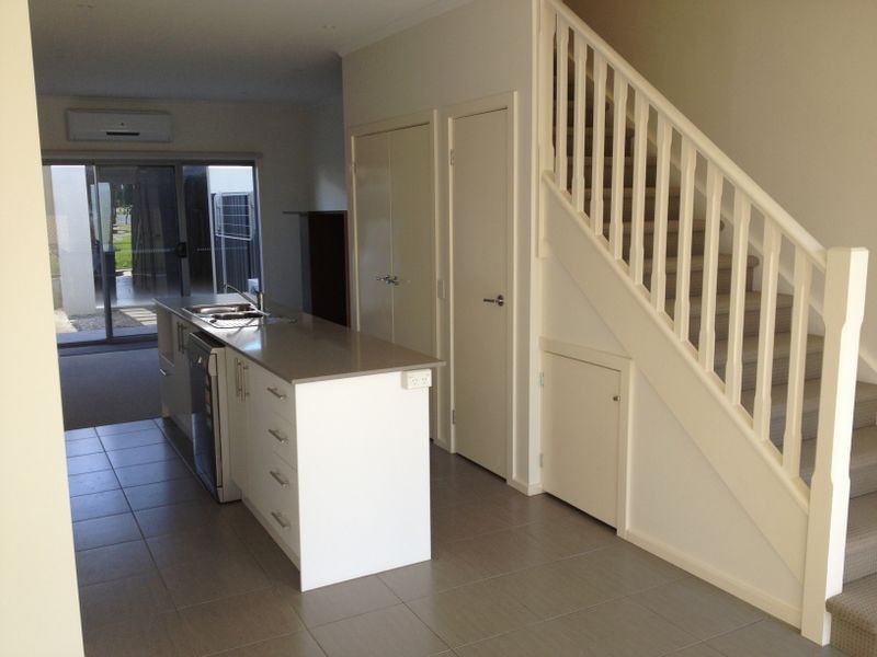 13/11 Howqua Place, Pakenham VIC 3810