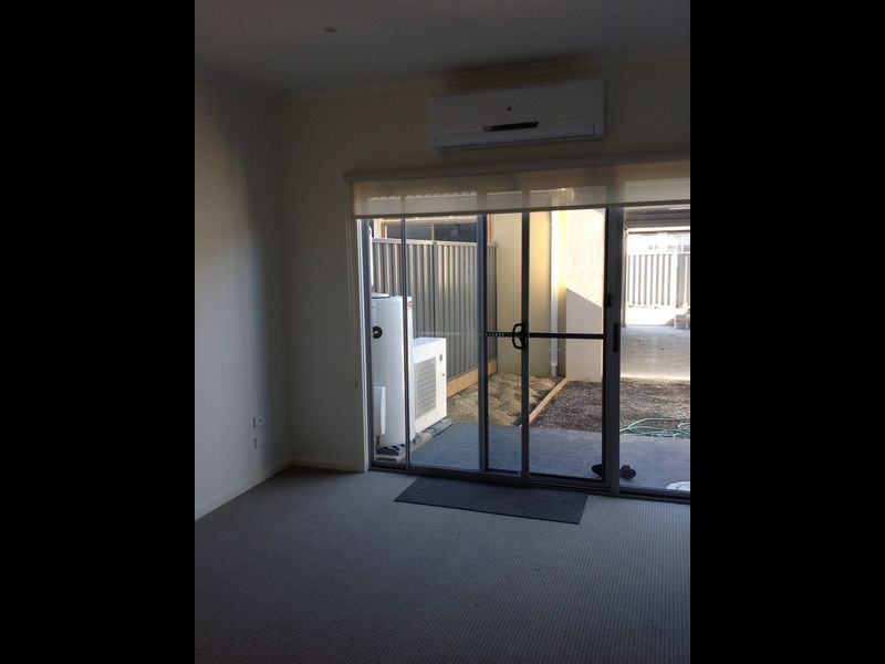 13/11 Howqua Place, Pakenham VIC 3810