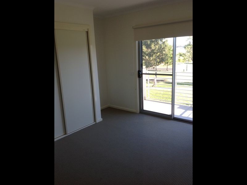 13/11 Howqua Place, Pakenham VIC 3810