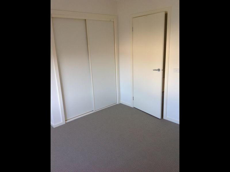 13/11 Howqua Place, Pakenham VIC 3810