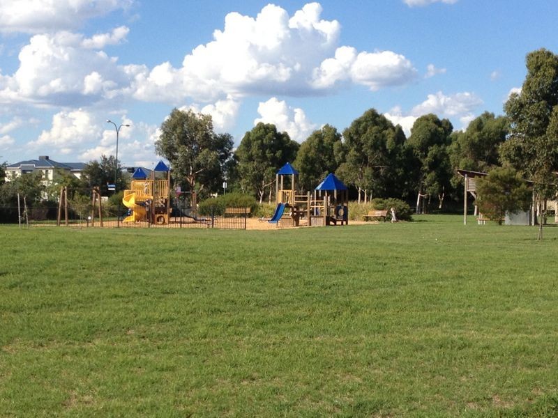 13/11 Howqua Place, Pakenham VIC 3810