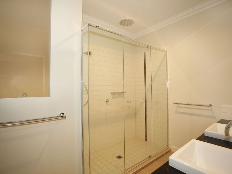 4/16-20 Cormorant Parade, Pakenham VIC 3810