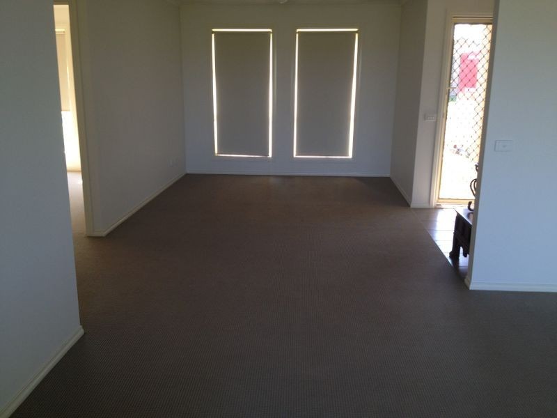 33 Webster Way, Pakenham VIC 3810