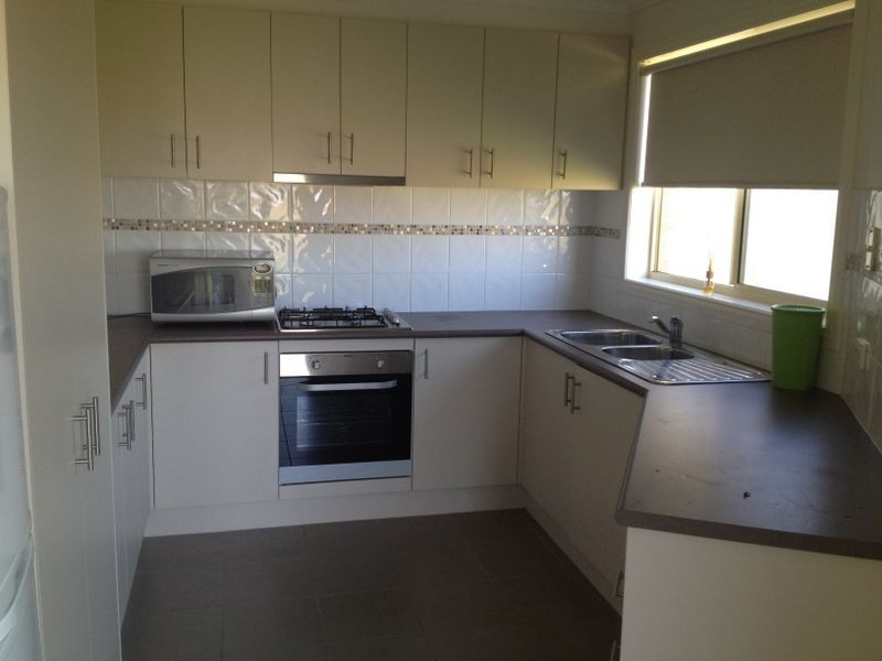 33 Webster Way, Pakenham VIC 3810