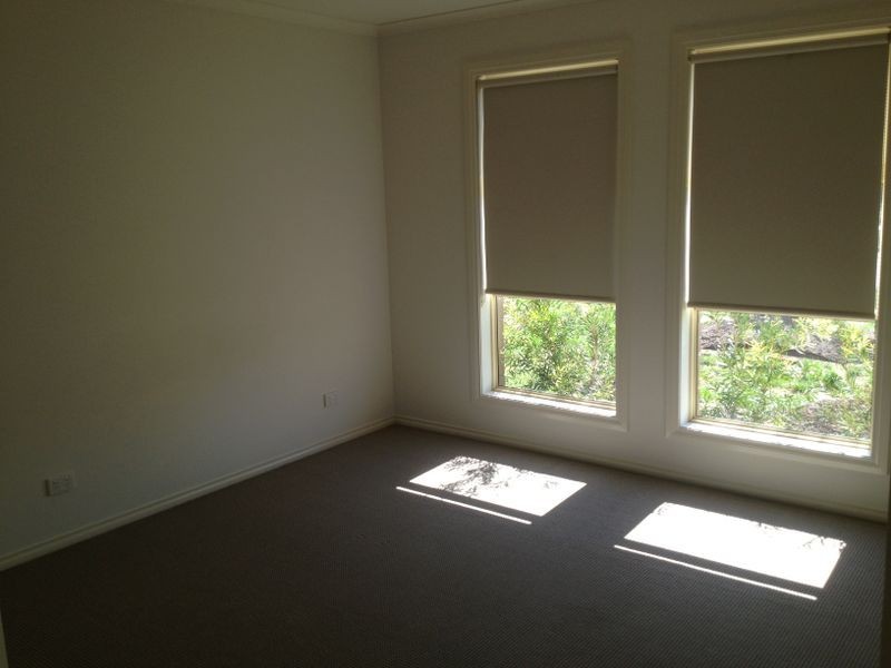 33 Webster Way, Pakenham VIC 3810