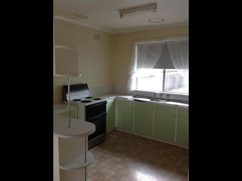 71 Princes Highway, Pakenham VIC 3810