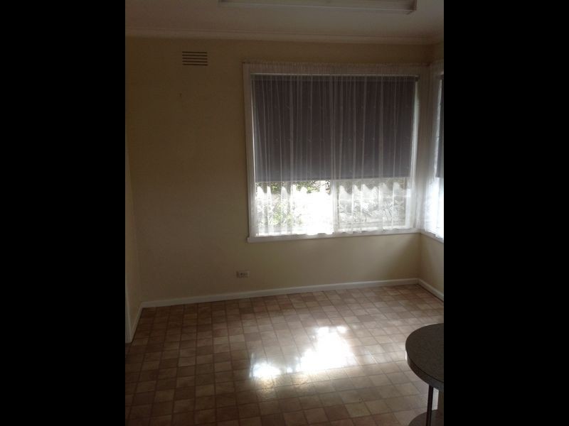 71 Princes Highway, Pakenham VIC 3810