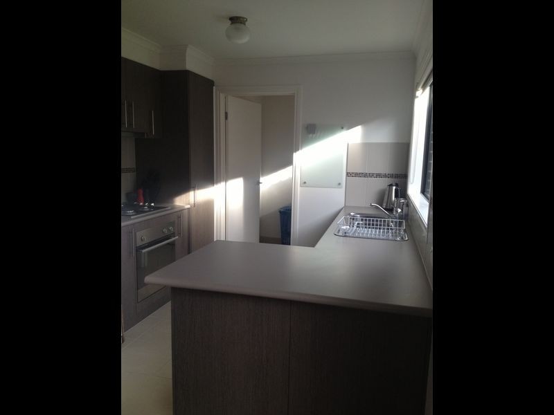 27/107 Army Road, Pakenham VIC 3810