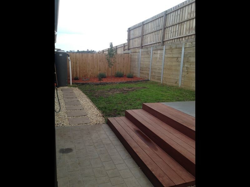 27/107 Army Road, Pakenham VIC 3810