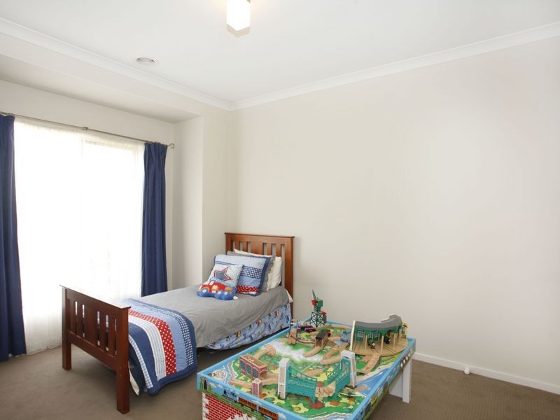 16 Sandpiper Close, Pakenham VIC 3810