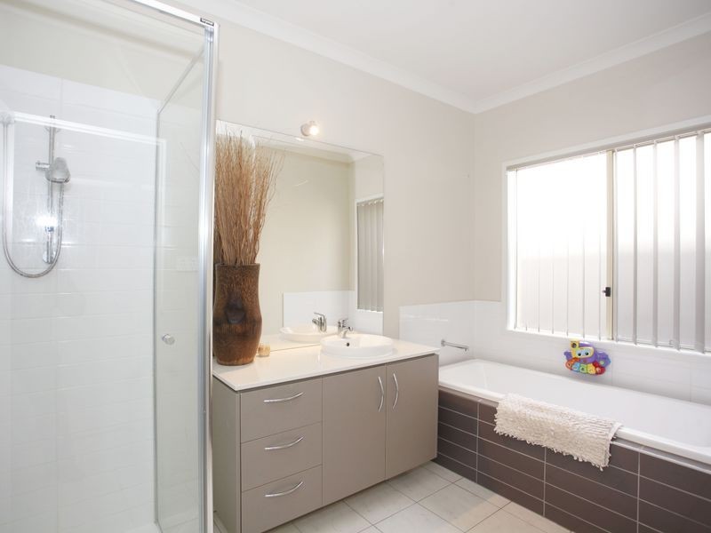 16 Sandpiper Close, Pakenham VIC 3810