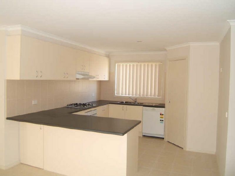 20 Wonboyn Close, Pakenham VIC 3810