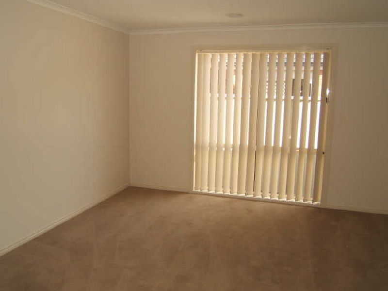 20 Wonboyn Close, Pakenham VIC 3810