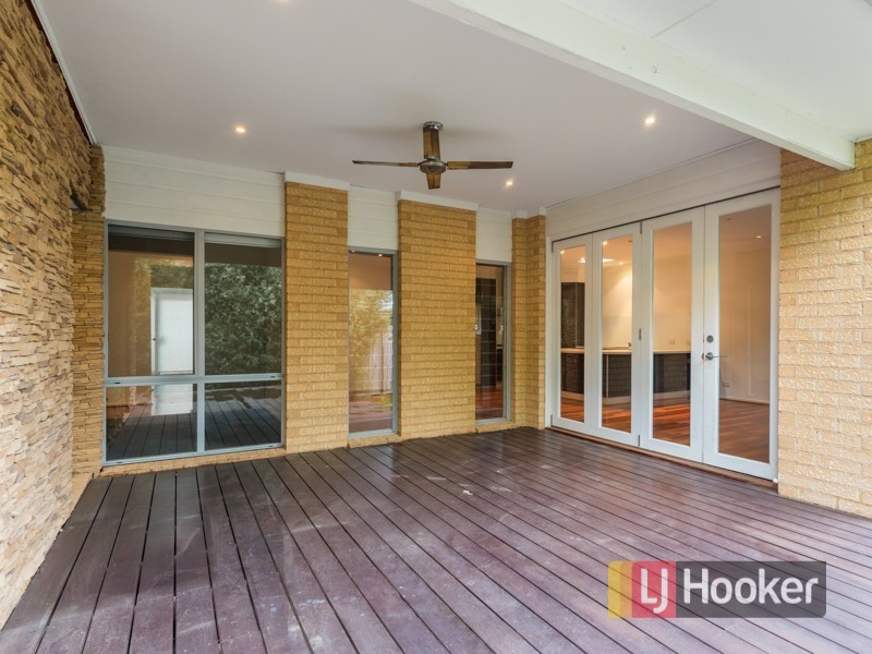 8 Reidel Avenue, Pakenham VIC 3810