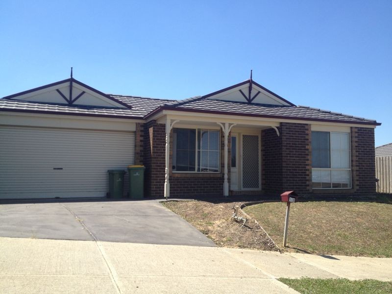 12 Ash Crescent, Pakenham VIC 3810