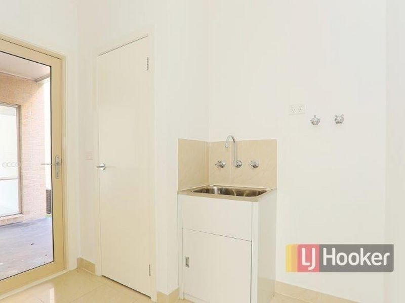 16 Dealbata Lane, Pakenham VIC 3810