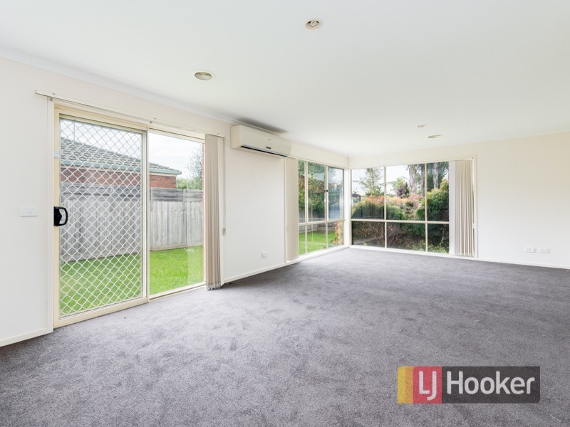 13 Gillian Place, Pakenham VIC 3810