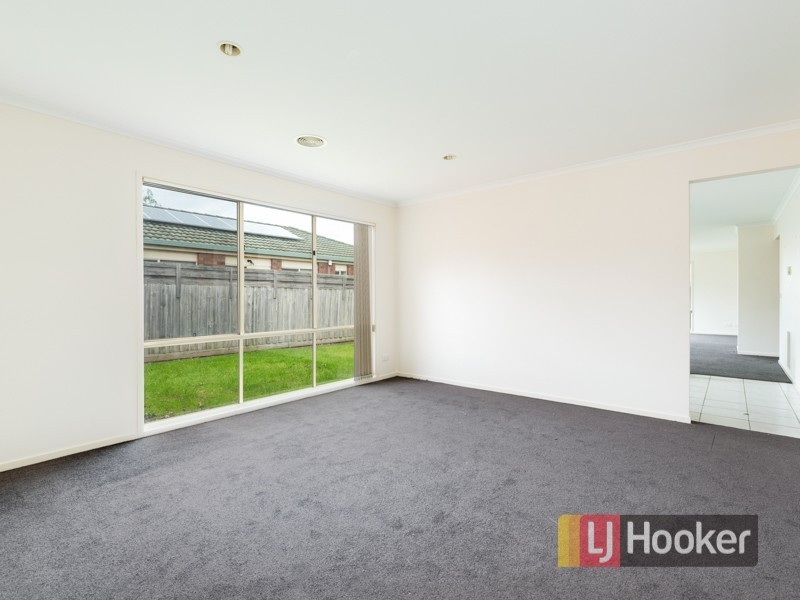 13 Gillian Place, Pakenham VIC 3810