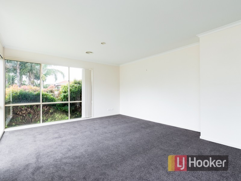 13 Gillian Place, Pakenham VIC 3810