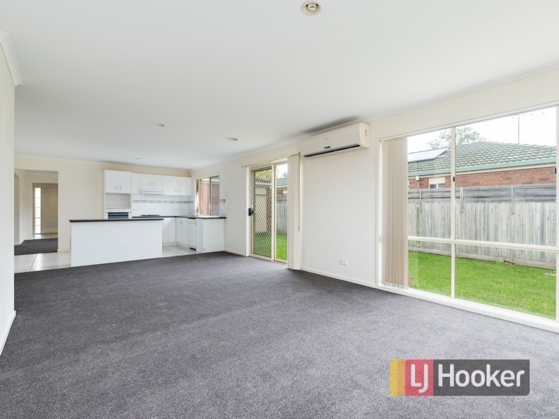 13 Gillian Place, Pakenham VIC 3810