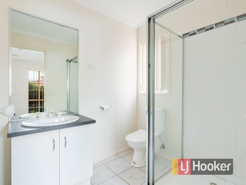 13 Gillian Place, Pakenham VIC 3810