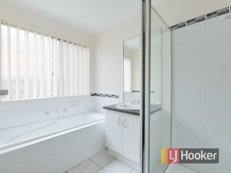 13 Gillian Place, Pakenham VIC 3810