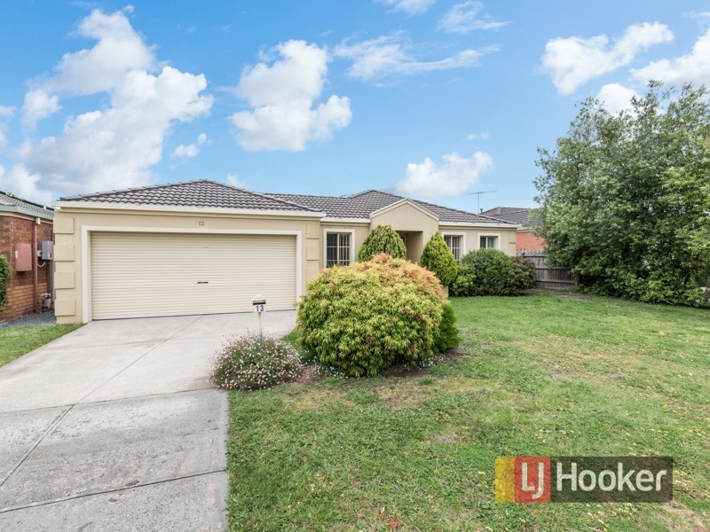 13 Gillian Place, Pakenham VIC 3810