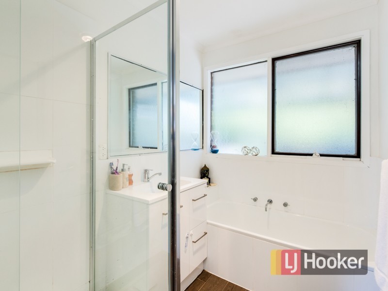 130 Duncan Drive, Pakenham VIC 3810