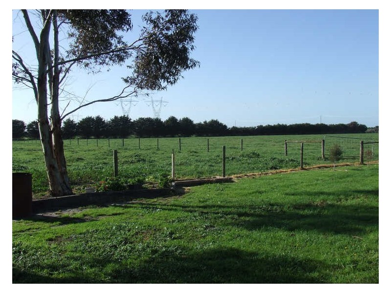 405 Cardinia Road, Officer VIC 3809