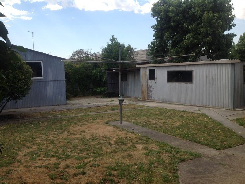 6 Deveney Street, Pakenham VIC 3810