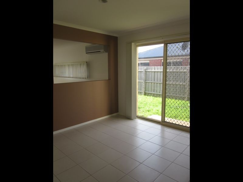 4 Samchelle Place, Pakenham VIC 3810