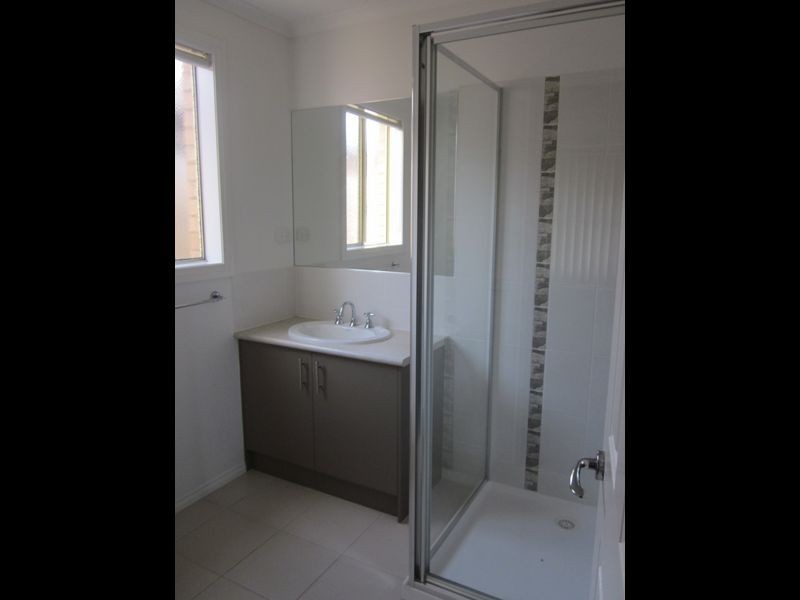 4 Samchelle Place, Pakenham VIC 3810