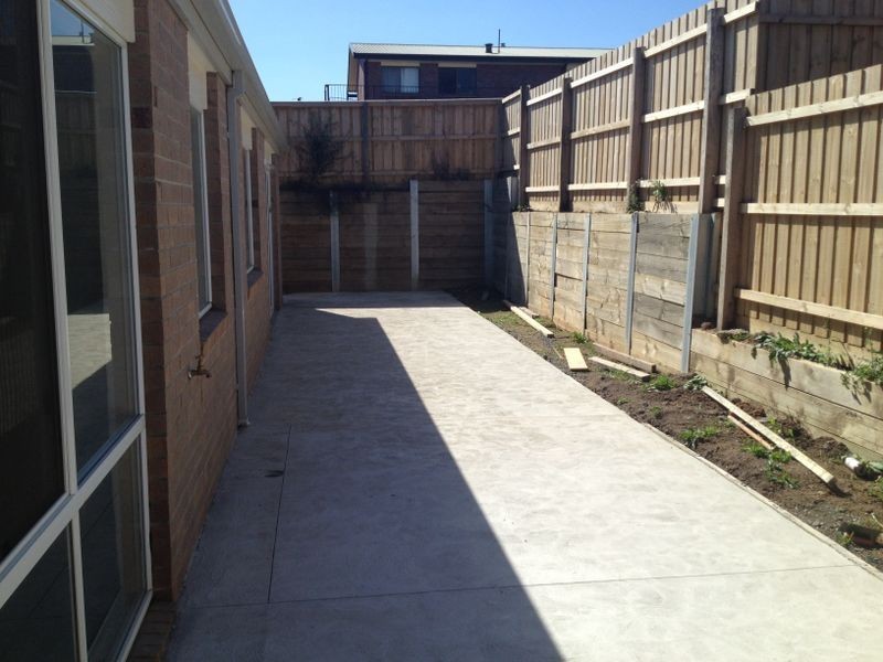 17 McClenaghan Place, Pakenham VIC 3810