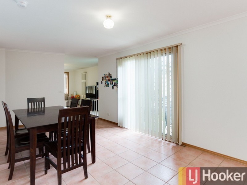 10 Rossi Close, Pakenham VIC 3810