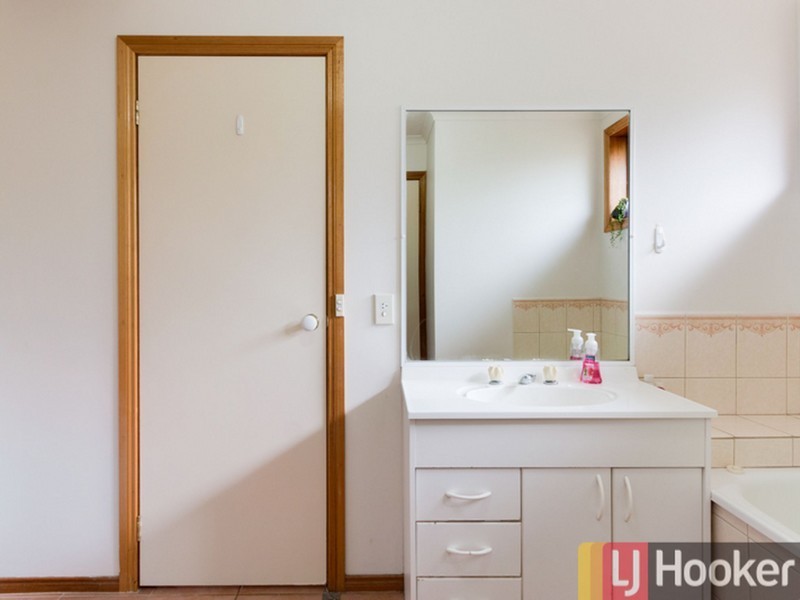 10 Rossi Close, Pakenham VIC 3810