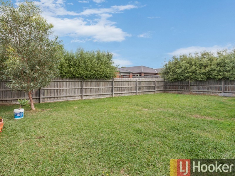 10 Rossi Close, Pakenham VIC 3810