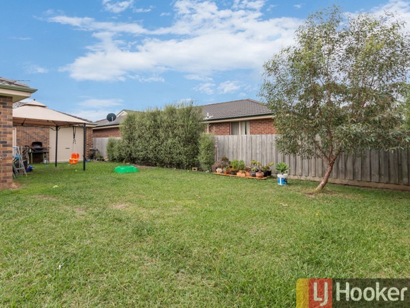 10 Rossi Close, Pakenham VIC 3810
