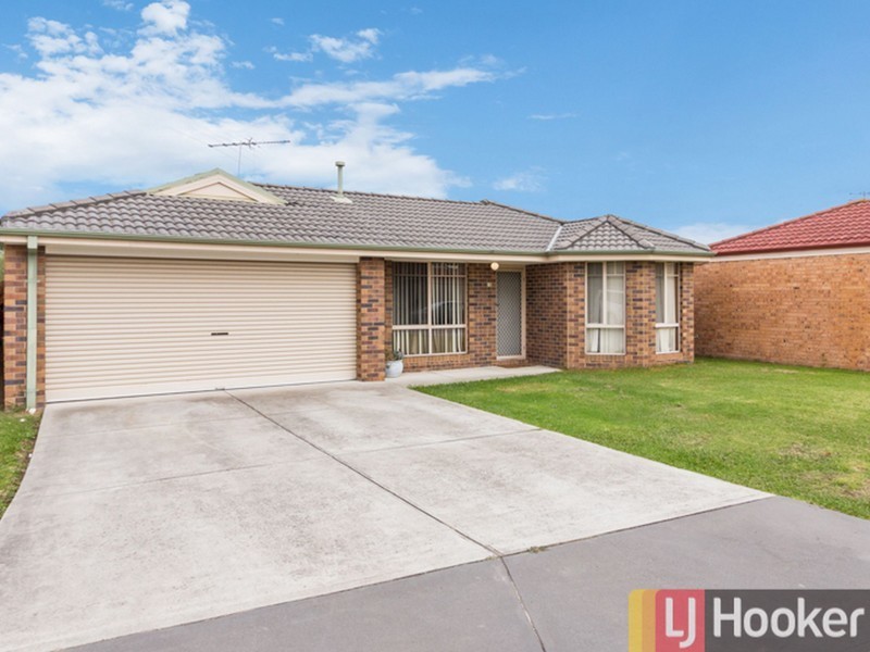 10 Rossi Close, Pakenham VIC 3810