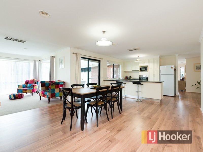 6 Jacobs Court, Pakenham VIC 3810