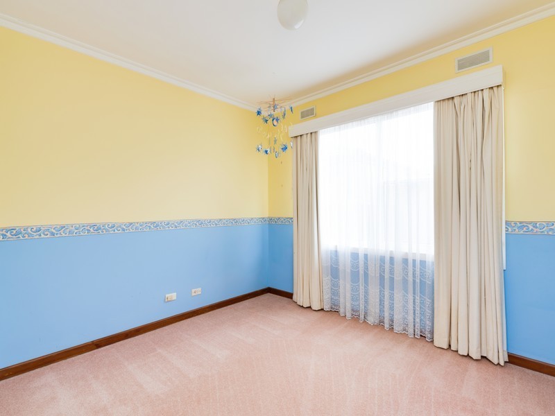 1/2 Anderson Street, Pakenham VIC 3810