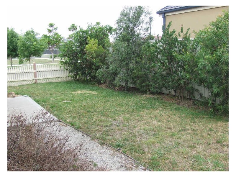 42 Flinders Chase, Pakenham VIC 3810