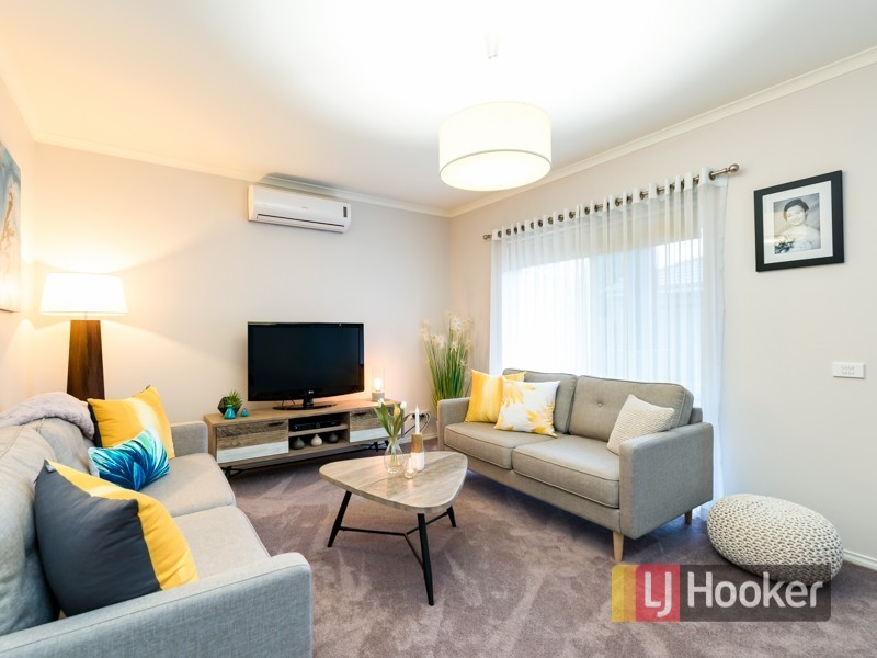 4/27-29 Rogers Street, Pakenham VIC 3810