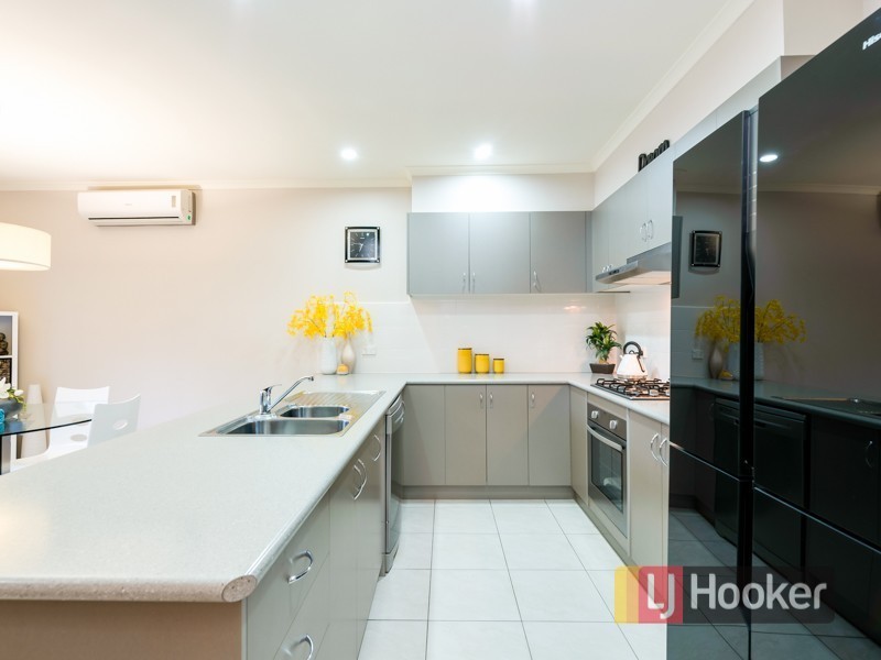 4/27-29 Rogers Street, Pakenham VIC 3810