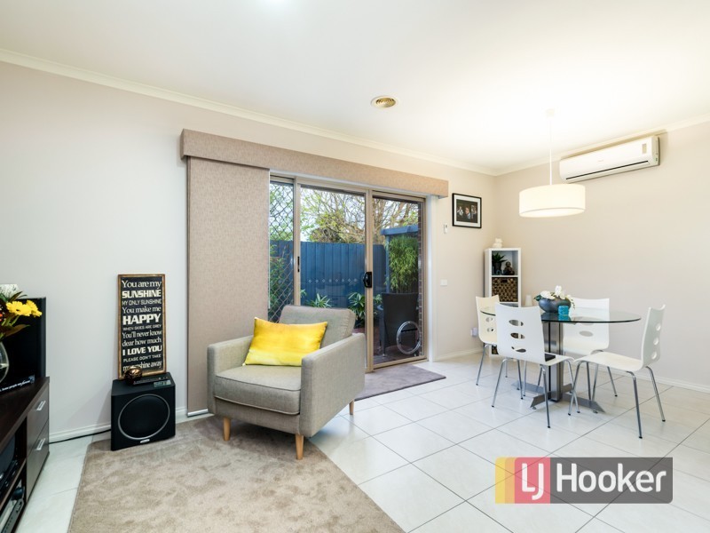 4/27-29 Rogers Street, Pakenham VIC 3810