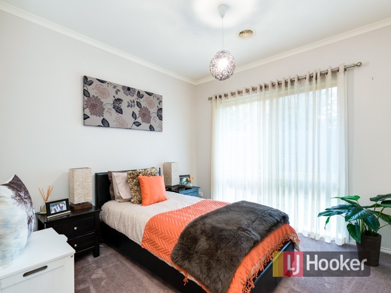 4/27-29 Rogers Street, Pakenham VIC 3810