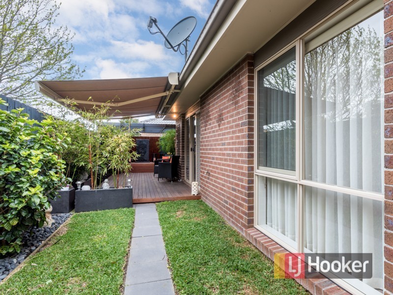 4/27-29 Rogers Street, Pakenham VIC 3810