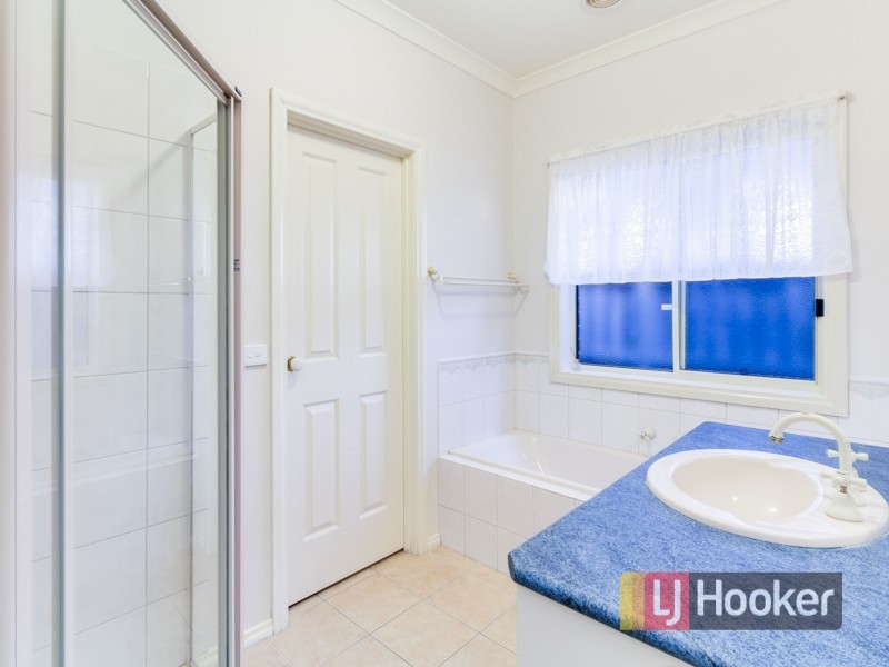 6 The Glen, Pakenham VIC 3810