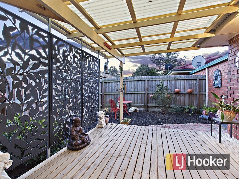 2/83 Racecourse Road, Pakenham VIC 3810