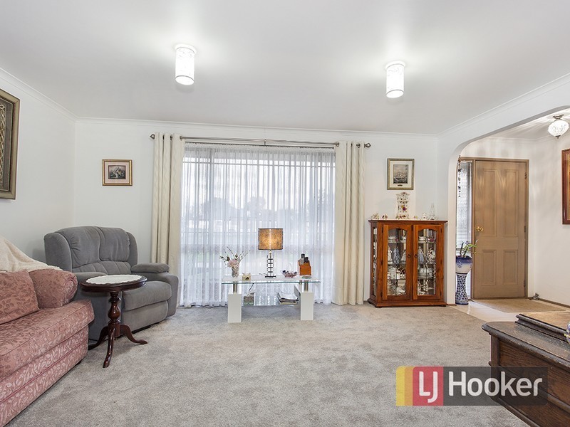 2/83 Racecourse Road, Pakenham VIC 3810