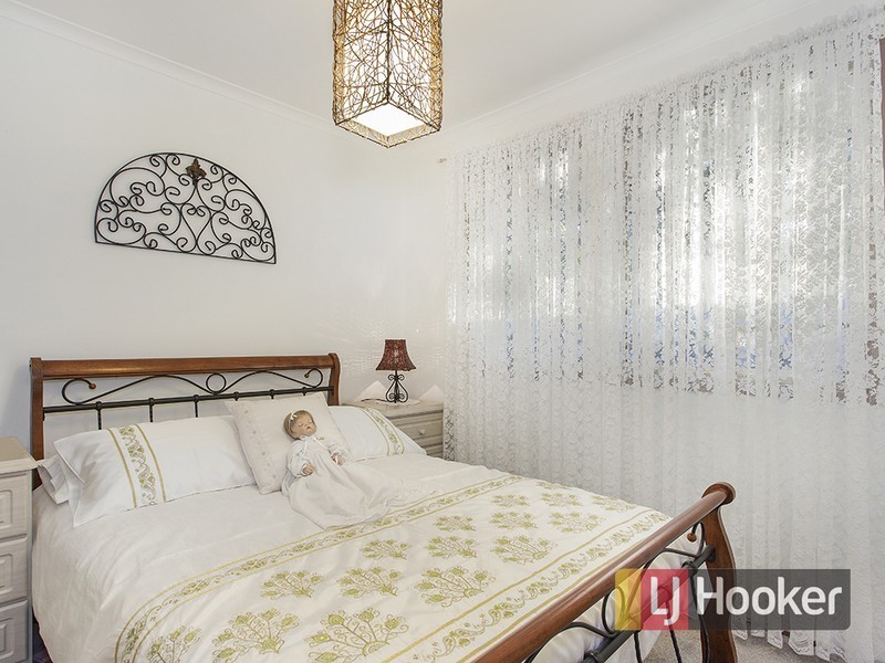 2/83 Racecourse Road, Pakenham VIC 3810